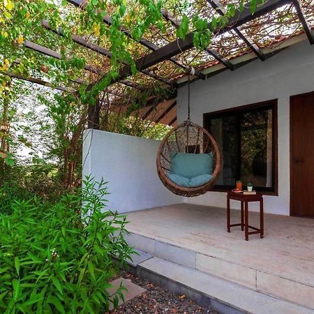 Wander Beyond By Stayvista - Featuring A Bali-Themed Abode And A Refreshing Swimming Pool Алибаг Экстерьер фото